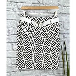 Antonio Melani Nantucket Sound B/W Skirt with Belt, NWT, Sz 8